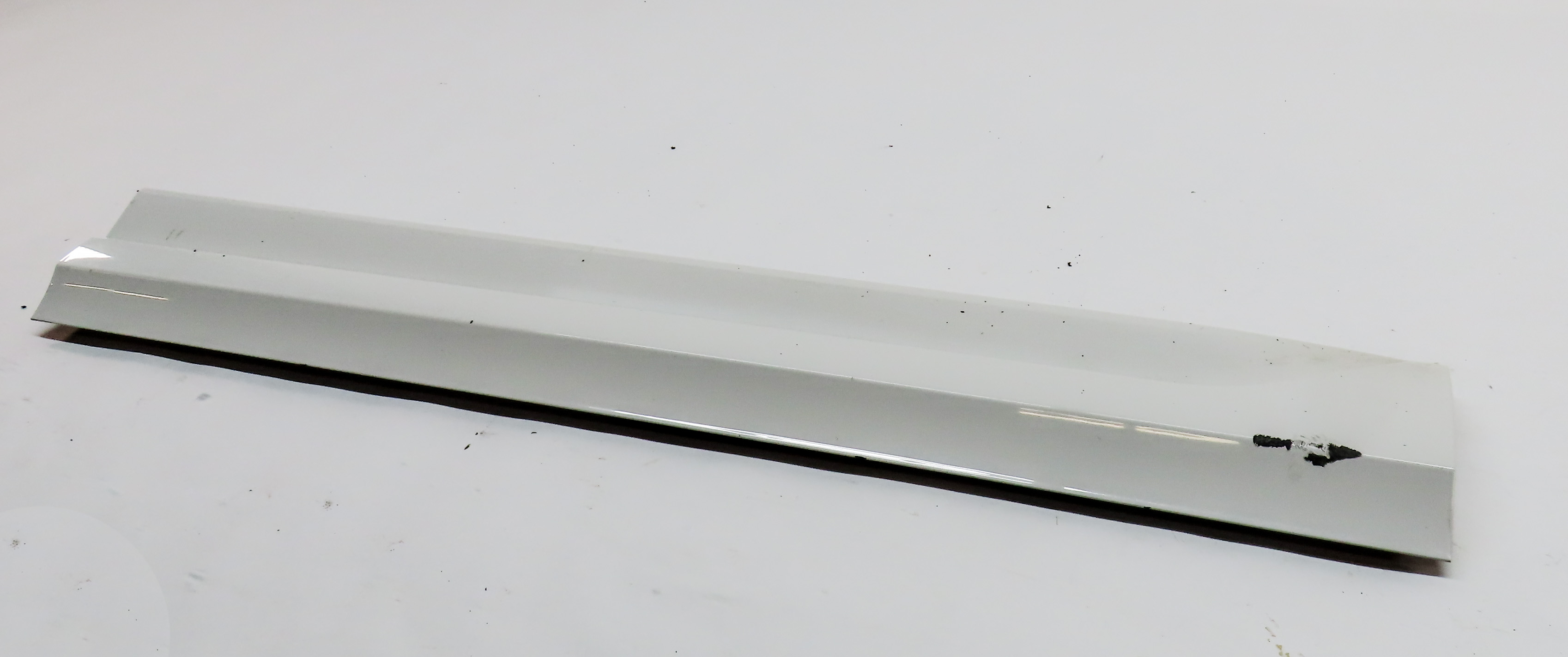 2018 AUDI Q3 (8U) FRONT LEFT DRIVER LOWER EXTERIOR DOOR TRIM MOULDING (White) — exact item pictured